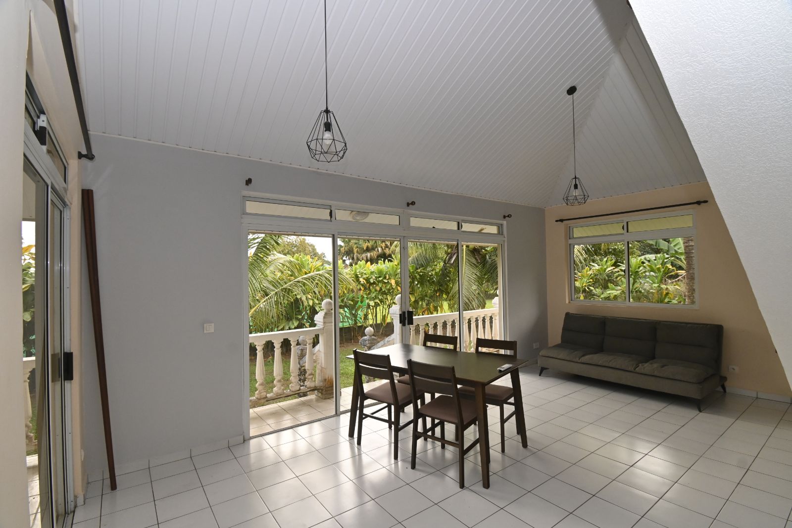 Grande maison F5 à Afaahiti – Limite Taravao