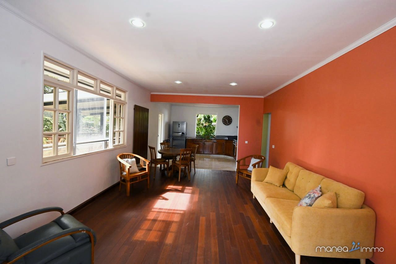 Maison F4 Mitoyenne au Bord de Mer à Mahina — 