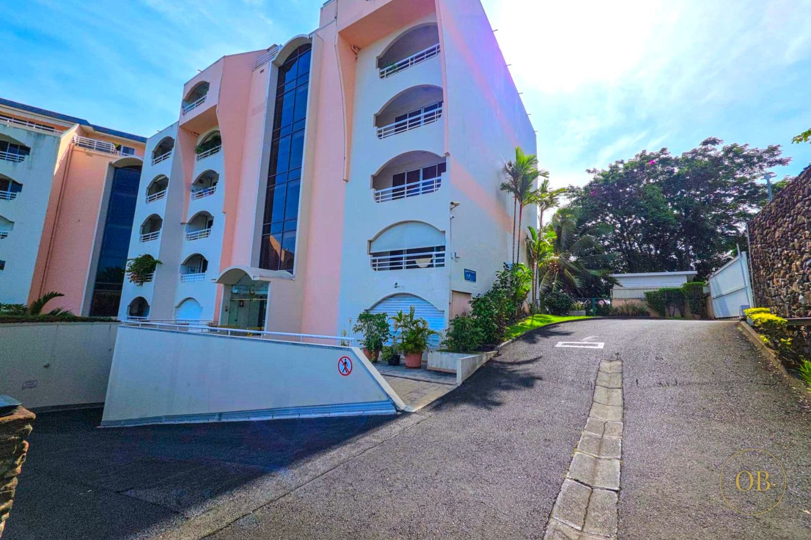F2 meublé avec vue mer — Tipaerui, Papeete (PLUS DISPONIBLE)
